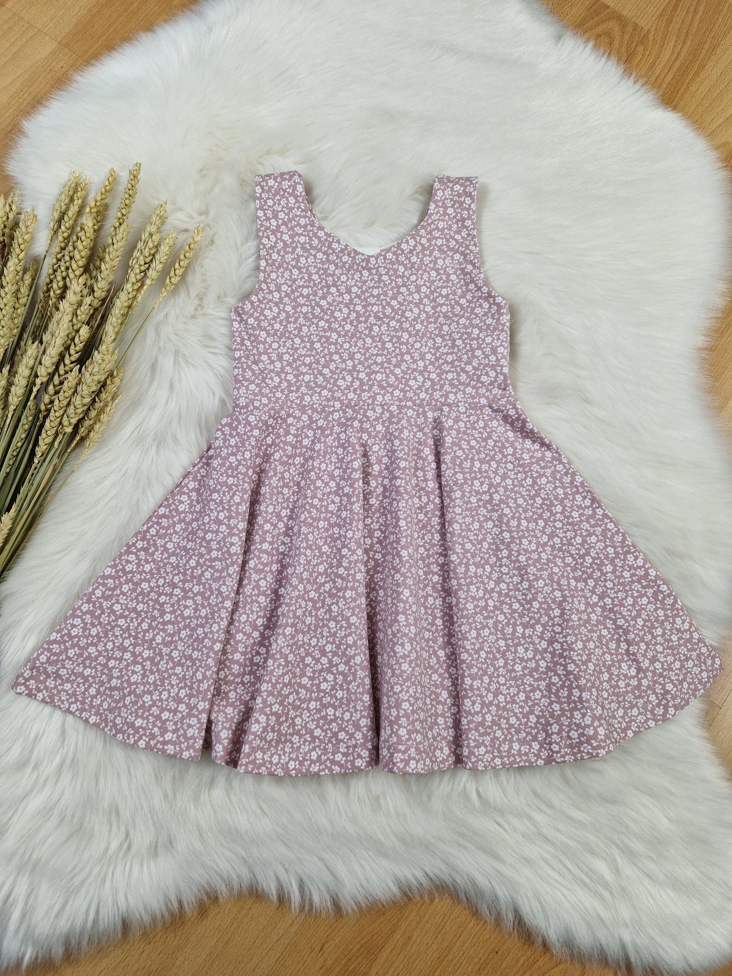 Arias Bow Back Kleid – Elegantes Kinderkleid mit Rückenschleife