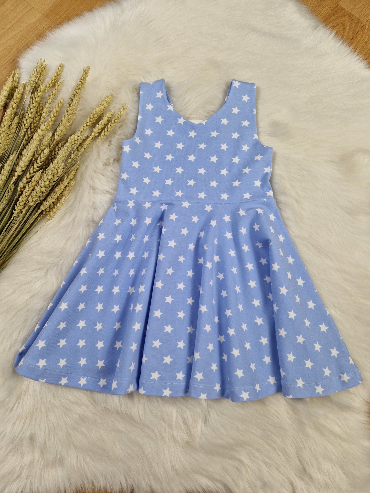 Arias Bow Back Kleid – Elegantes Kinderkleid mit Rückenschleife