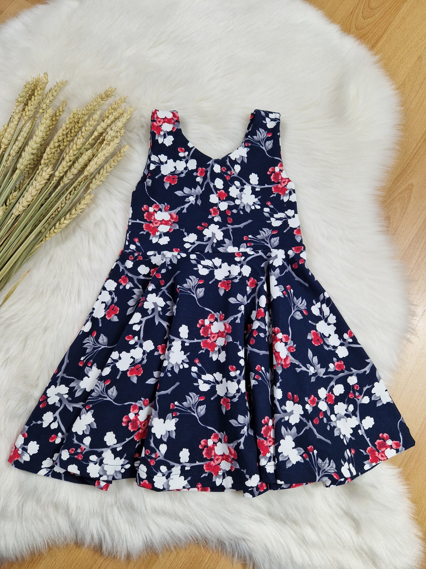Arias Bow Back Kleid – Elegantes Kinderkleid mit Rückenschleife