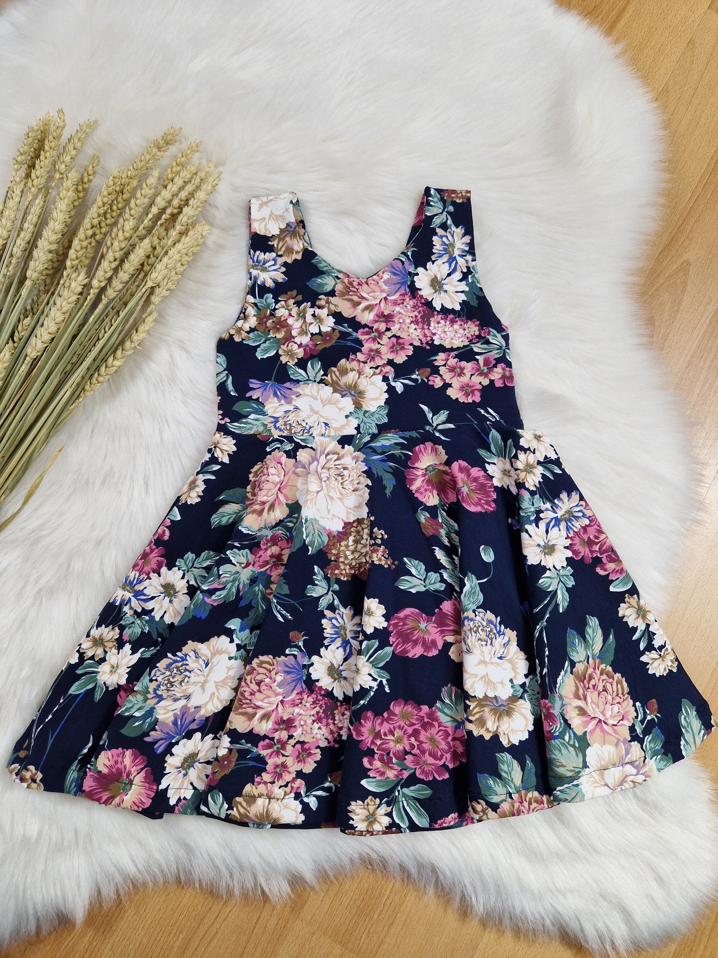 Arias Bow Back Kleid – Elegantes Kinderkleid mit Rückenschleife